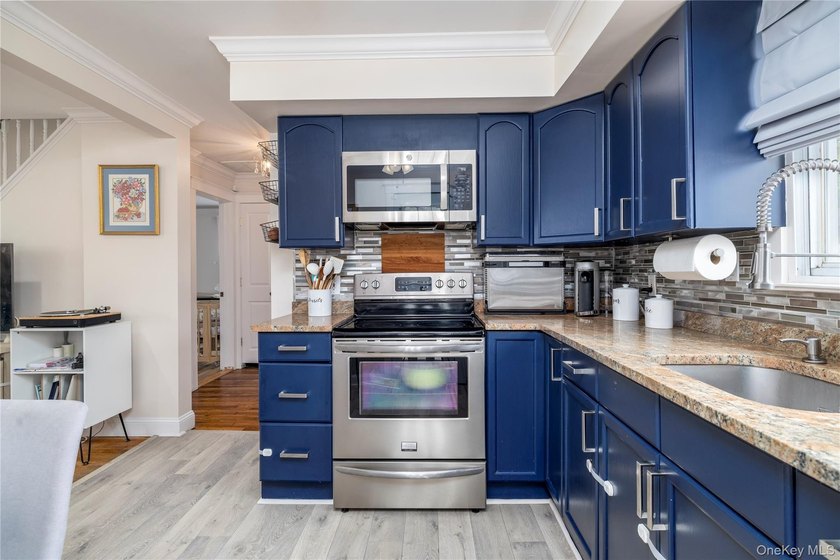 Welcome to this beautifully maintained and thoughtfully updated - photo 7