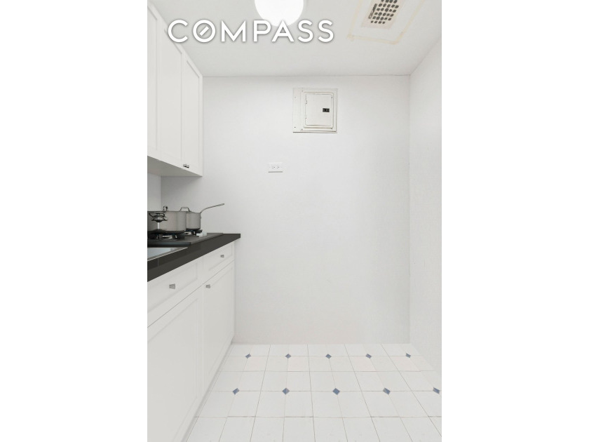 Short-Term Rental Friendly Zero Vacancies Prime Investment - photo 3