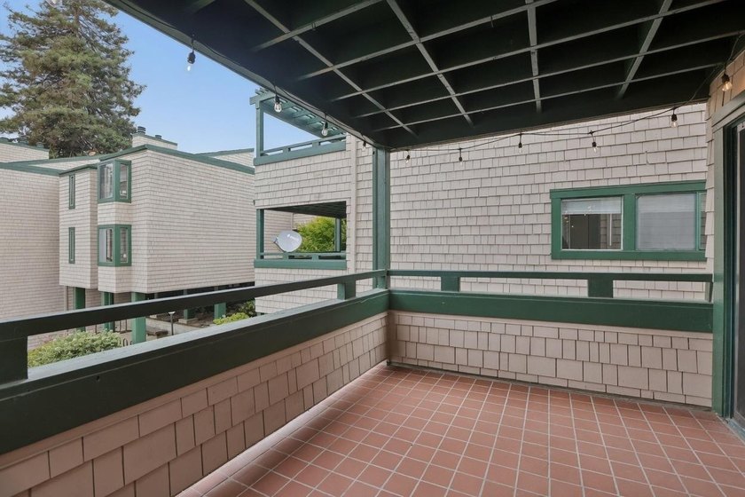 Situated in the secure oasis of Pacific Terrace, this spacious - photo 13