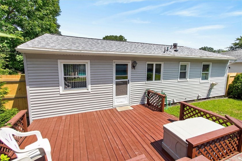 Welcome to this comfortable raised ranch in a very convenient - photo 10
