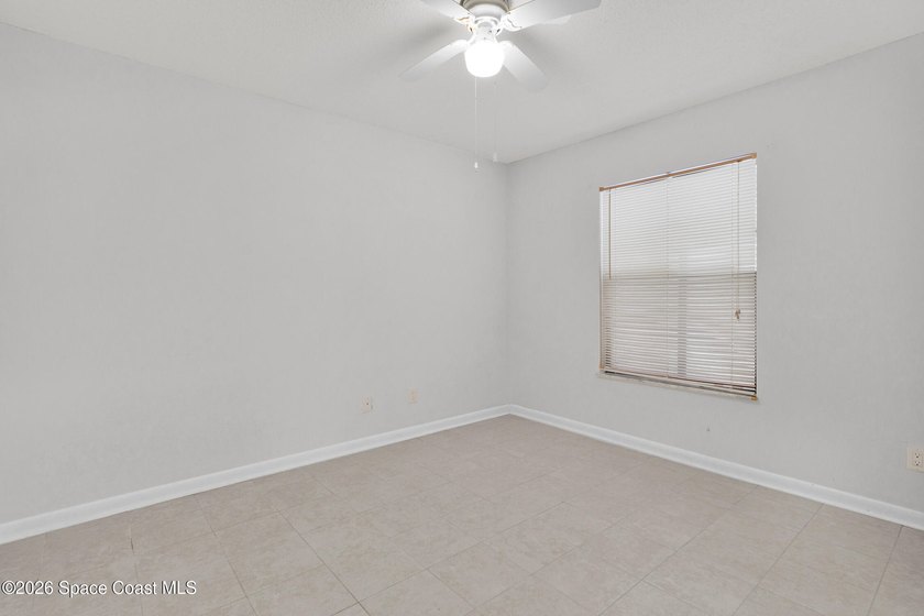 Welcome to Sweet Home Sebastian Lakes! Very clean 1st floor - photo 17