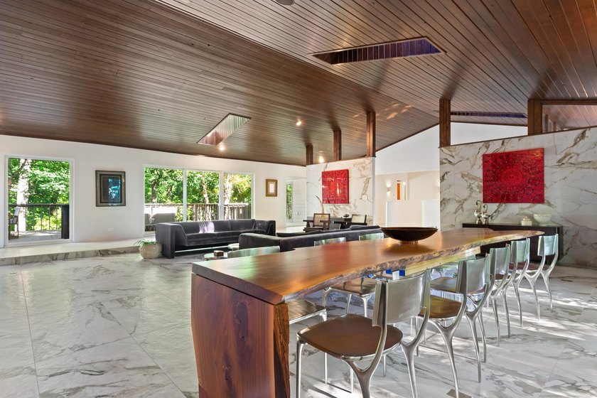 Exceptional one-of-a-kind ranch-style home offering over 8,000 - photo 7