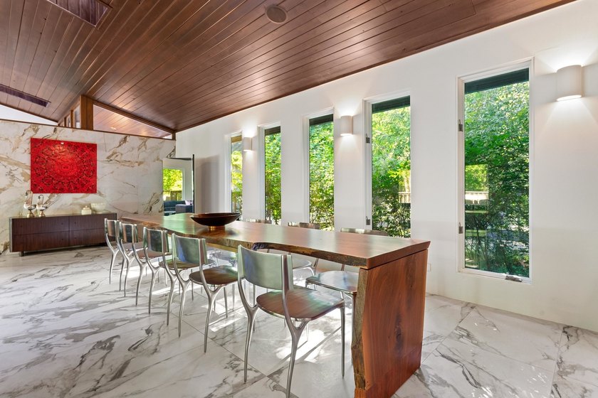 Exceptional one-of-a-kind ranch-style home offering over 8,000 - photo 8