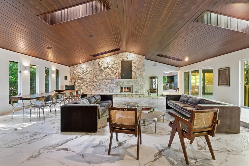 Exceptional one-of-a-kind ranch-style home offering over 8,000 - photo 9
