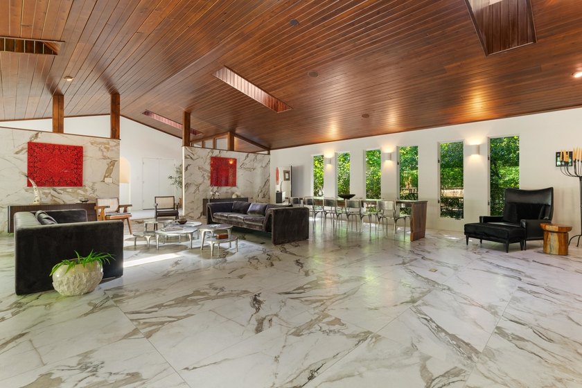 Exceptional one-of-a-kind ranch-style home offering over 8,000 - photo 10
