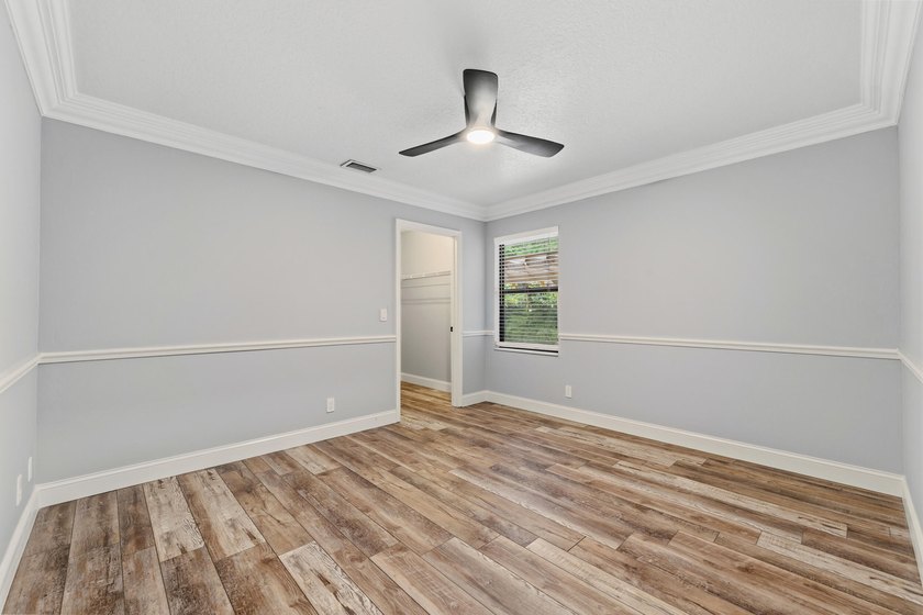 Beautifully updated 3-bedroom, 2-bath home with a 2-car garage - photo 19