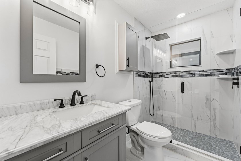 Beautifully updated 3-bedroom, 2-bath home with a 2-car garage - photo 20