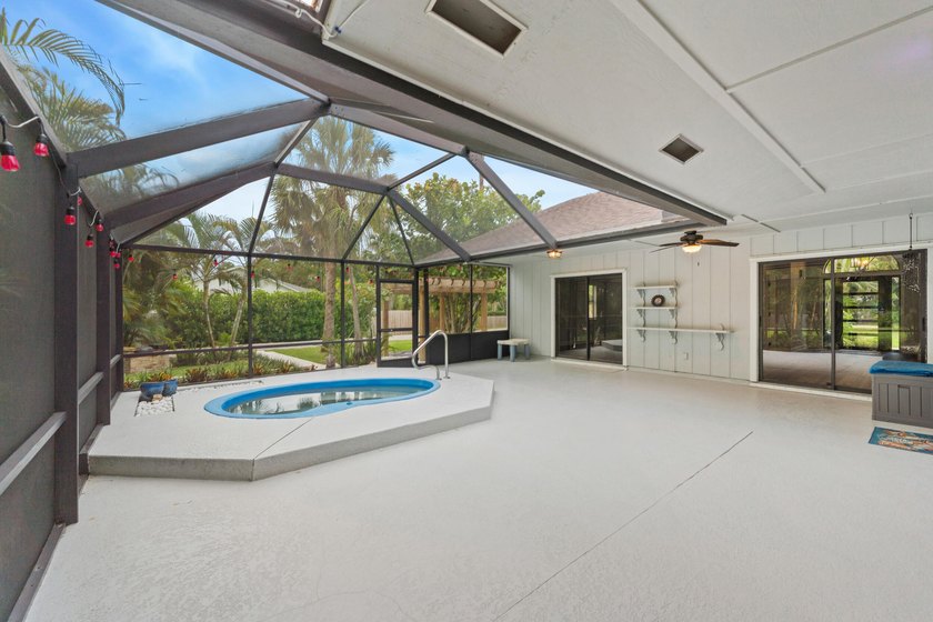 Beautifully updated 3-bedroom, 2-bath home with a 2-car garage - photo 22