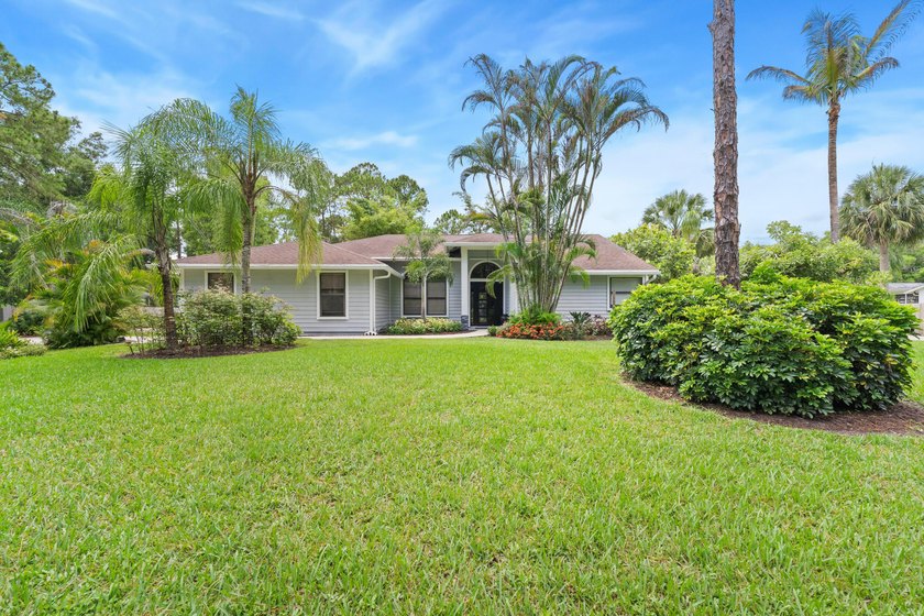 Beautifully updated 3-bedroom, 2-bath home with a 2-car garage - photo 26