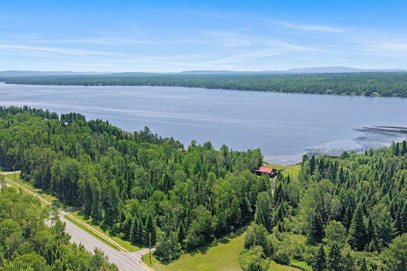 Tucked away at the end of a long private driveway, 3107 Caribou - photo 8