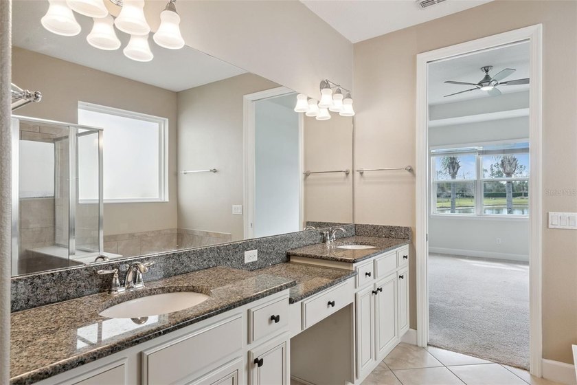 PRICED TO SELL!  BRAND NEW FLOORING o FRESH INTERIOR &amp; EXTERIOR - photo 33