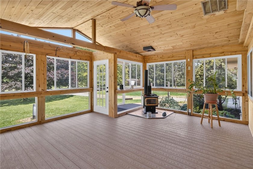 It's rare to find a home that offers this much versatility - photo 4