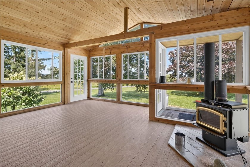 It's rare to find a home that offers this much versatility - photo 5