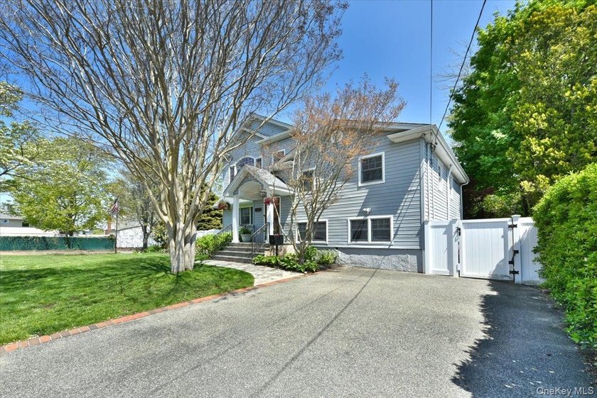 Comfort, Quality, And Style Abound In This Move-In ready - photo 3