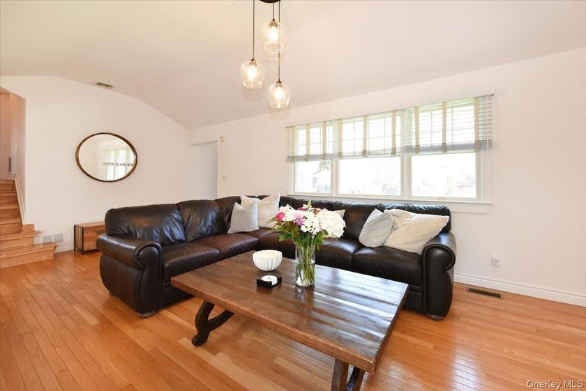 Comfort, Quality, And Style Abound In This Move-In ready - photo 6