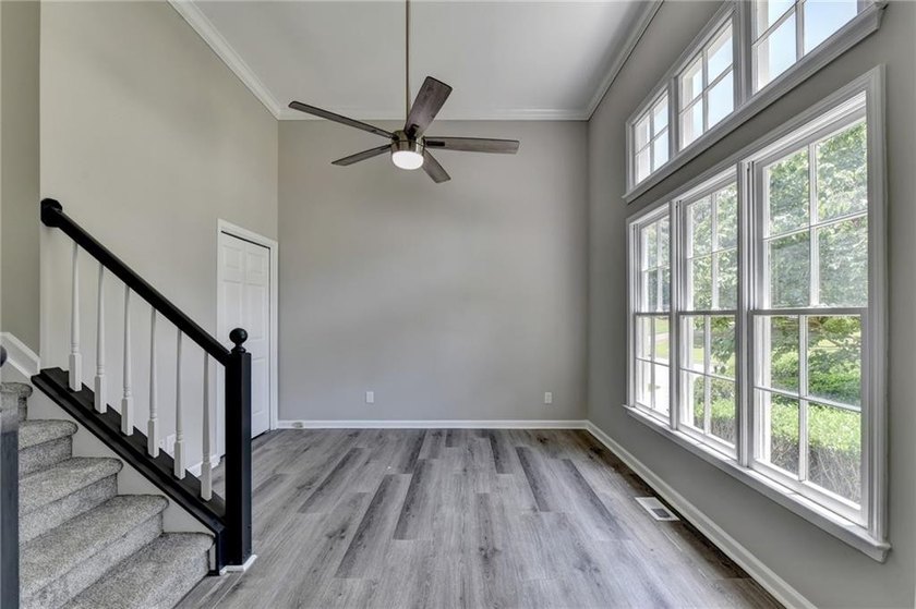 Welcome to this beautifully updated 5-bedroom, 3-bathroom home - photo 6
