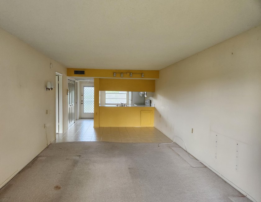 Wynmoor awaits! Grab your opportunity to own a condo in one of - photo 11