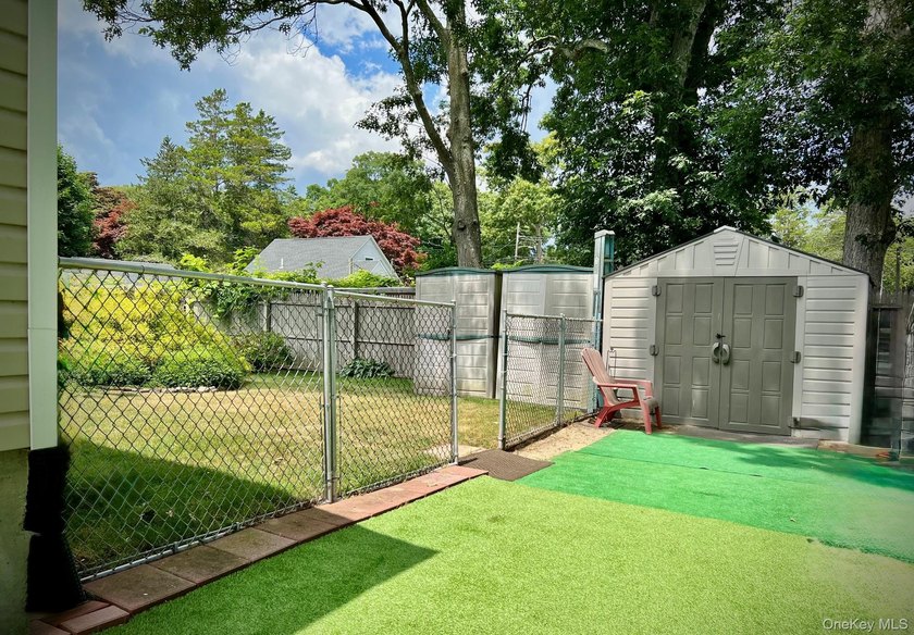 Beautifully maintained 3BR, 1BA home with cathedral ceilings in - photo 28