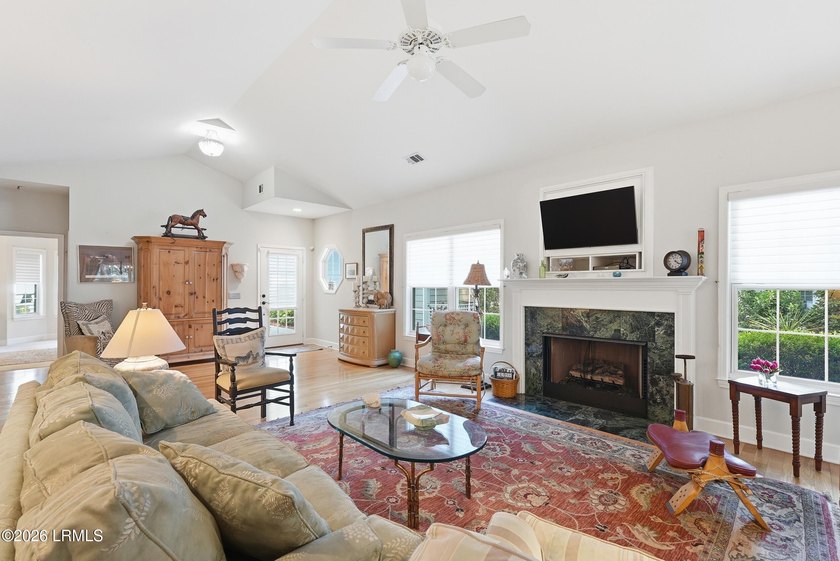 Welcome to 12 Avalon at Indigo! Luxurious one-level living in - photo 3