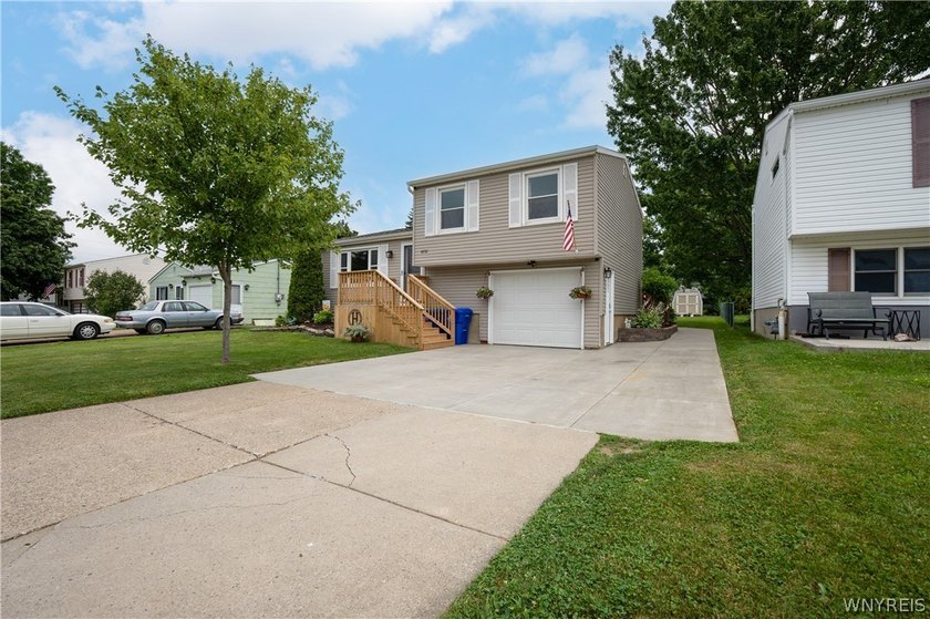 TURN THE KEY, UNPACK, AND ENJOY--THIS HOME IS READY FROM DAY - photo 3