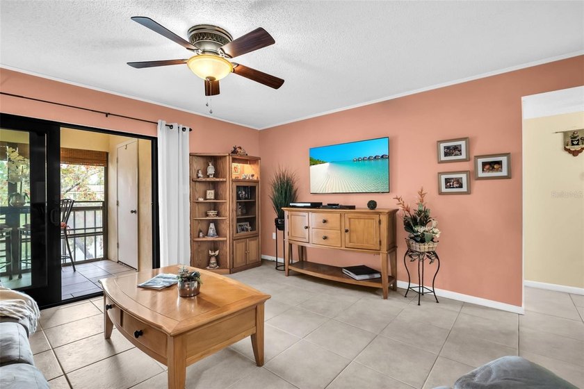 Beautiful 2-bedroom, 2-bath condo in the highly desirable - photo 4
