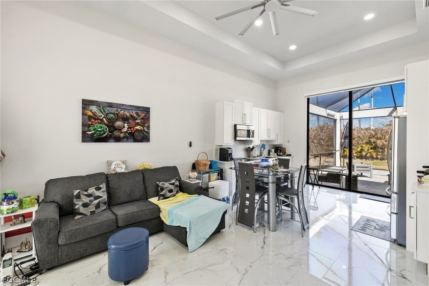 Modern large home on 1 acre, yes 20' entrance ,almost 10,000 sqf - photo 38
