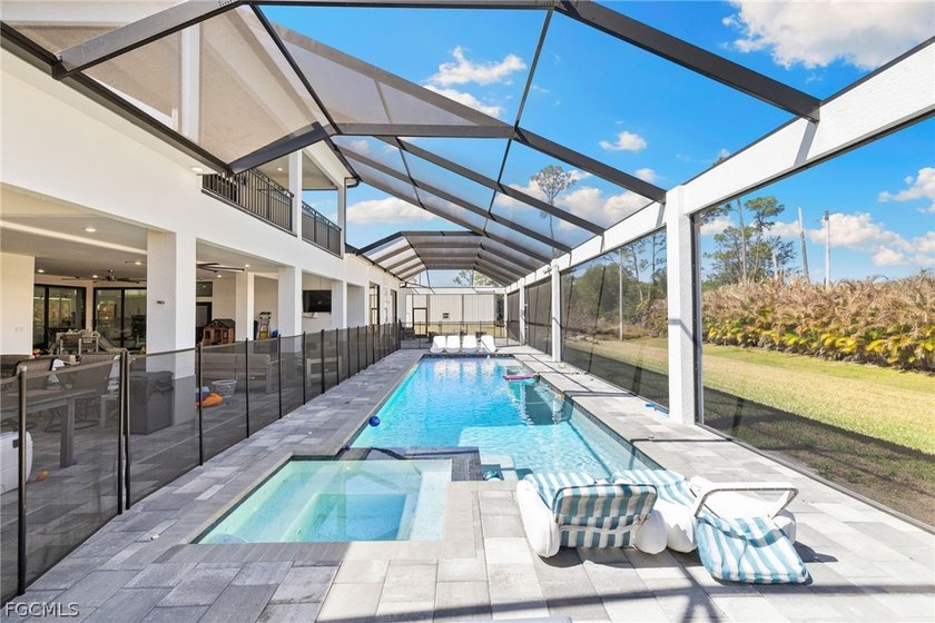 Modern large home on 1 acre, yes 20' entrance ,almost 10,000 sqf - photo 50