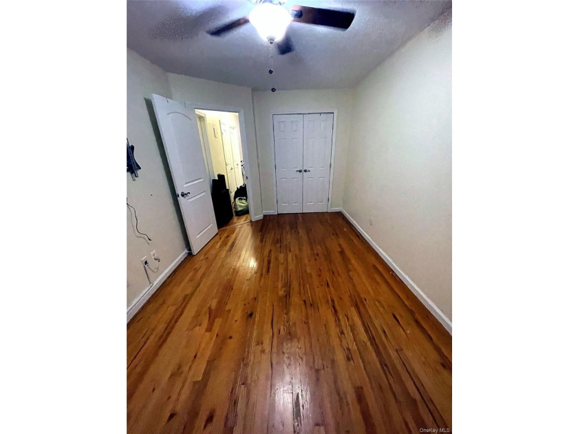Welcome to this spacious and well-maintained Duplex in the heart - photo 13