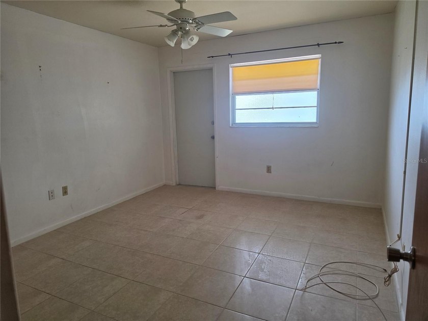 This just in! This spacious 2 Bedroom condo is waiting for its - photo 15