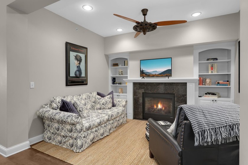 Welcome to Unit 307 in the Oxford Hill Condominiums, ideally - photo 15