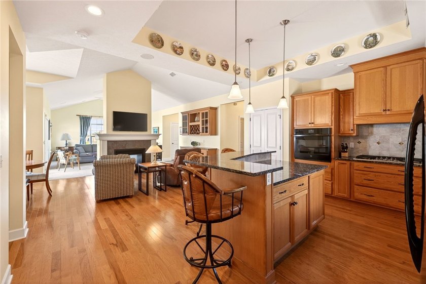 Welcome to 3238 Abbey Road, where luxury meets maintenance-free - photo 26
