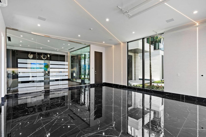 Introducing an exquisite Intracoastal Signature Estate by SRD - photo 29