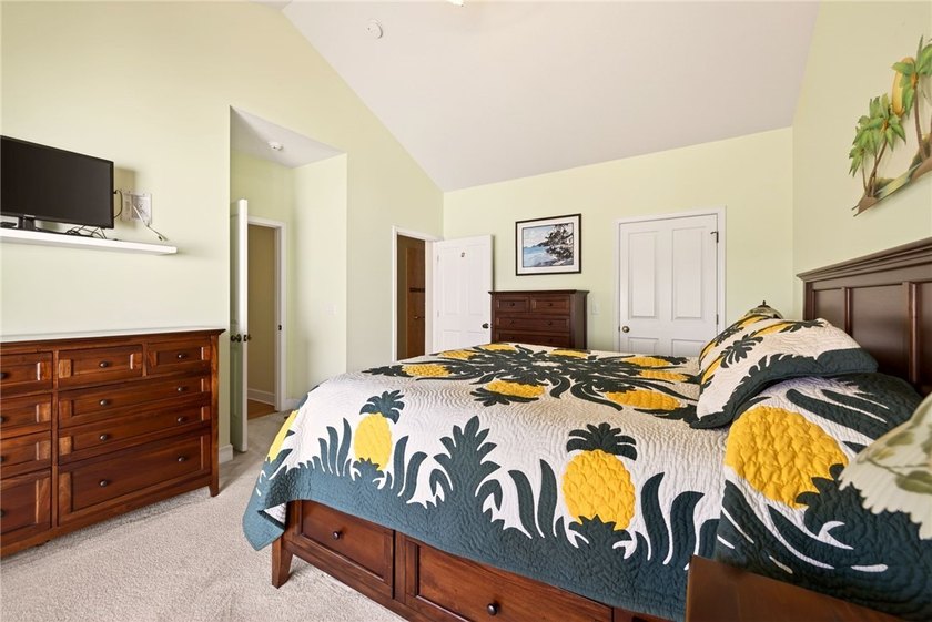Welcome to 3238 Abbey Road, where luxury meets maintenance-free - photo 33