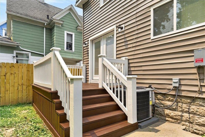 Stunning remodeled home, move right in and enjoy having all of - photo 5
