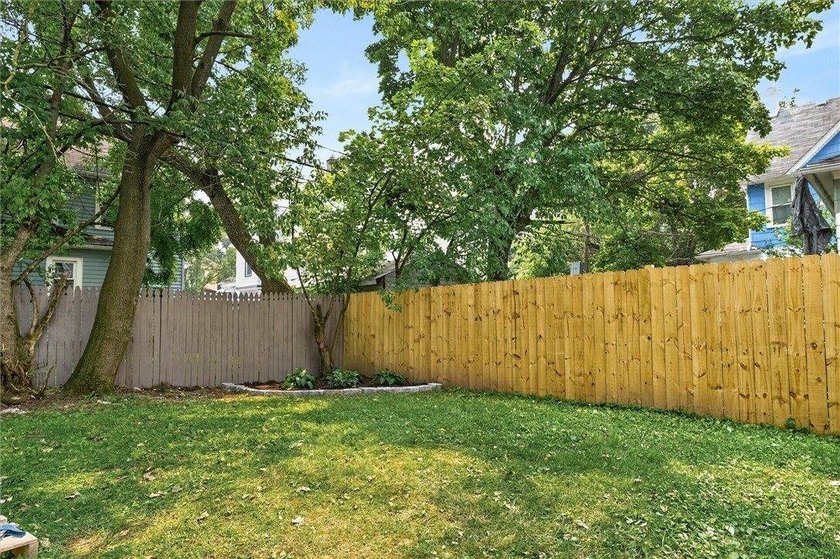 Stunning remodeled home, move right in and enjoy having all of - photo 6