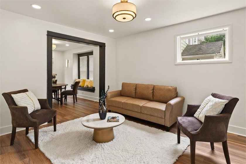 Stunning remodeled home, move right in and enjoy having all of - photo 9