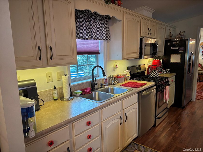 Come &amp; Enjoy Glenwood Village, A Well Sought After 55+ - photo 8