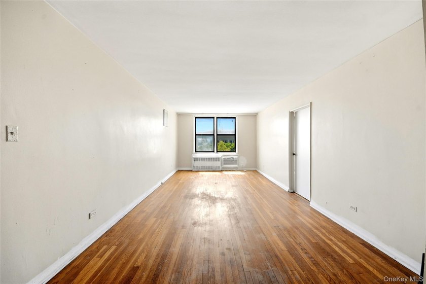 Welcome to this wonderful 2 bedroom unit in the desirable - photo 3