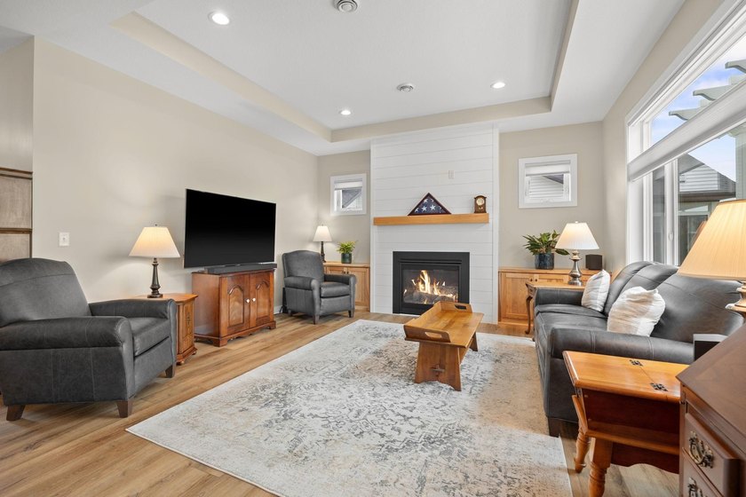 Enjoy the ease of one-level living in this beautifully designed - photo 9