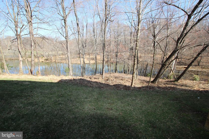 Welcome to one of the most captivating lakefront residences - photo 3