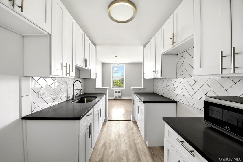 Welcome to this newly renovated 1 bedroom unit in the desirable - photo 5