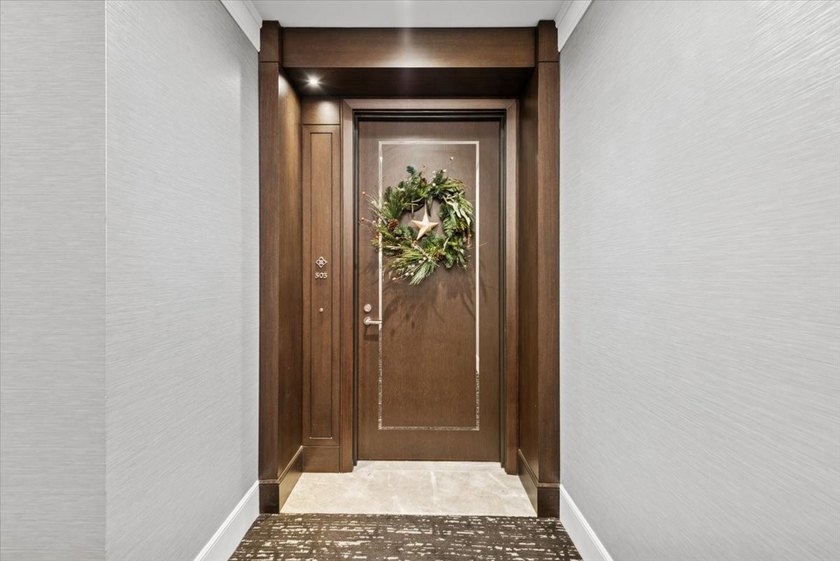 Tribune Tower Residence offers an amazing opportunity to own a - photo 4
