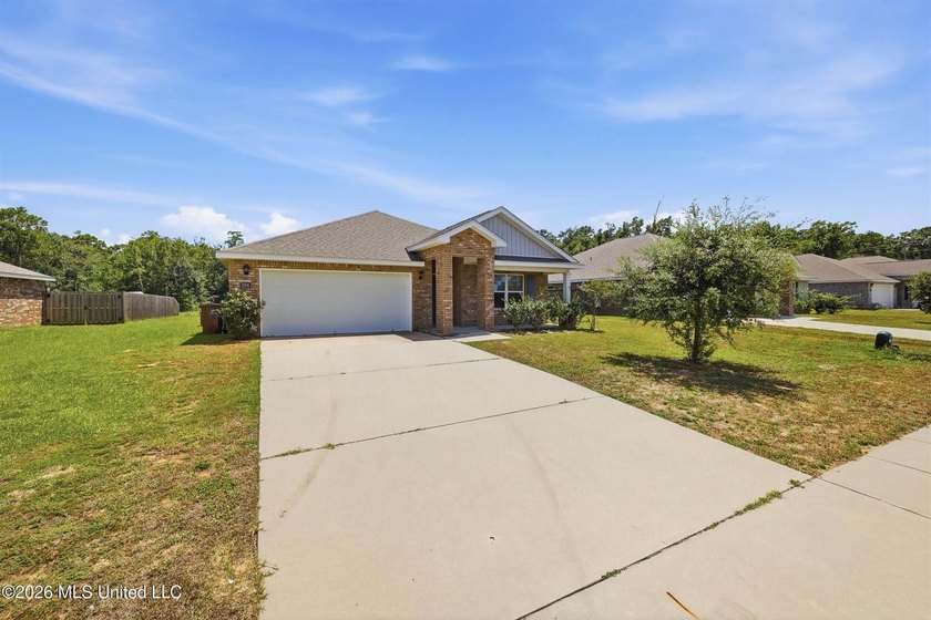 Gorgeous brick home, built in 2022 and located in the highly - photo 4