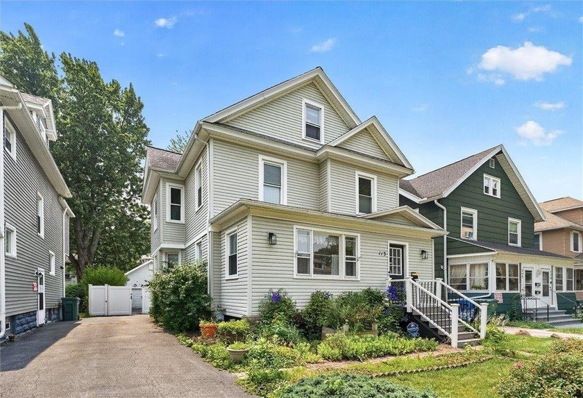 Packed with charm, space and updates, welcome to 113 - photo 2