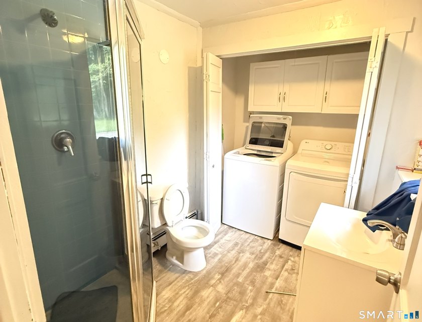 Welcome to this charming Raised Ranch nestled on a level - photo 18