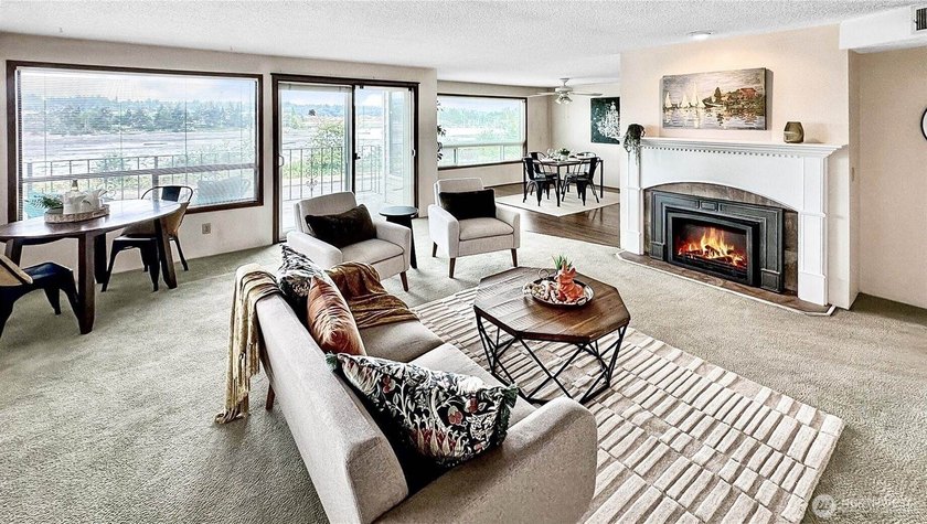 Rare East Bay Condo, Corner Unit with No Stairs &amp; over 1700 sq - photo 8