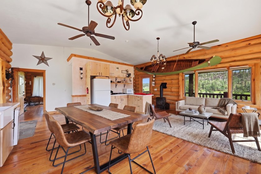 Listed by Jeff Lawler &amp; Lori Barnett at Engel &amp; Volkers Black - photo 21