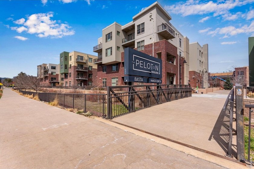 Welcome to a special Peloton West luxury condo - arguably the - photo 23