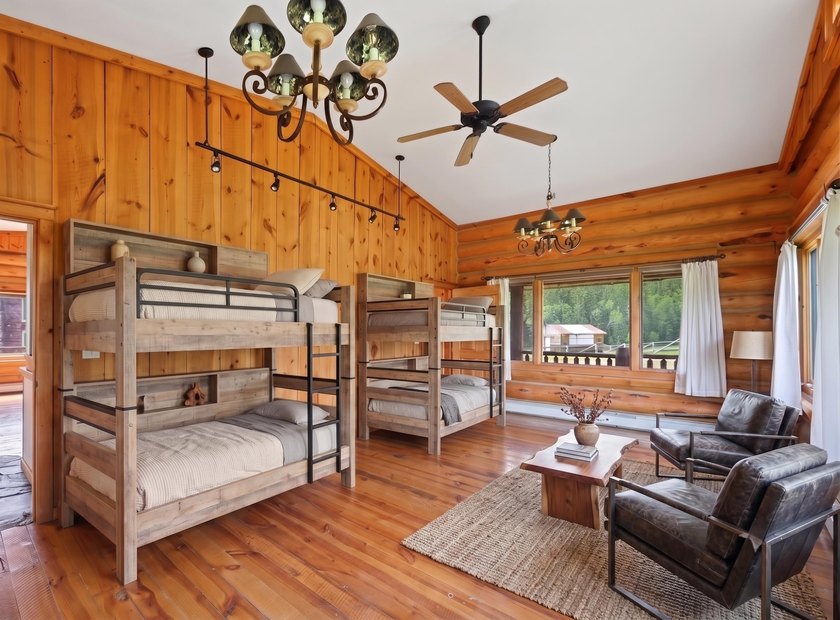Listed by Jeff Lawler &amp; Lori Barnett at Engel &amp; Volkers Black - photo 23
