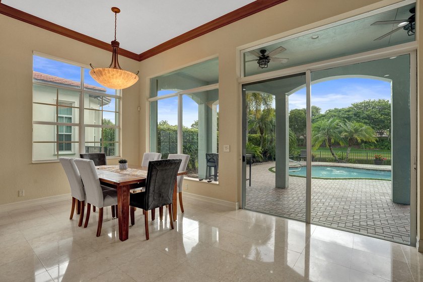 Welcome to this beautiful tranquil, lake front/pool beauty, 3 - photo 26